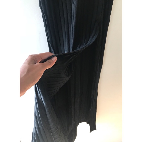 Alana Long Black Fitting Dress - Picture 6 of 6